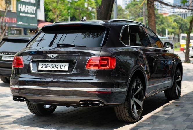 Bentley Bentayga 2019 - Màu đen, nhập khẩu Mỹ