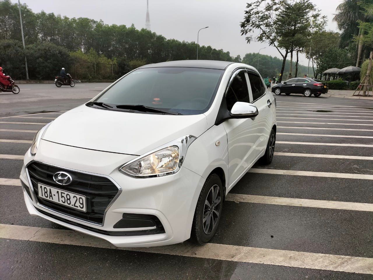 Hyundai Grand i10 2019 - Xe màu trắng  