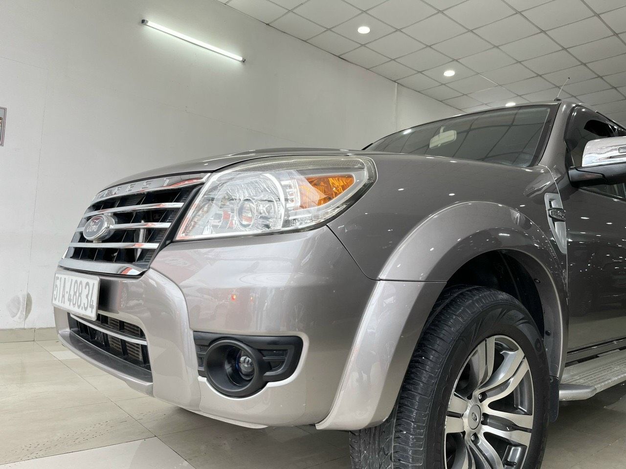 Ford Everest 2013 - Màu bạc, xe nhập