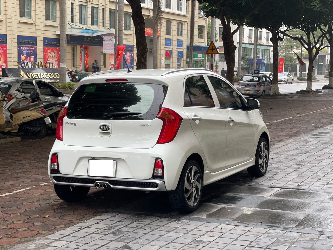 Kia Morning 2020 - Biển phố, đi 2 vạn km