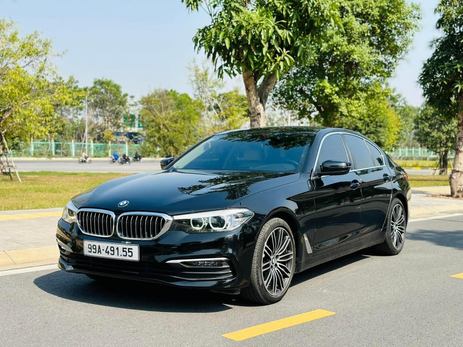 BMW 520i 2018 - Xe màu đen