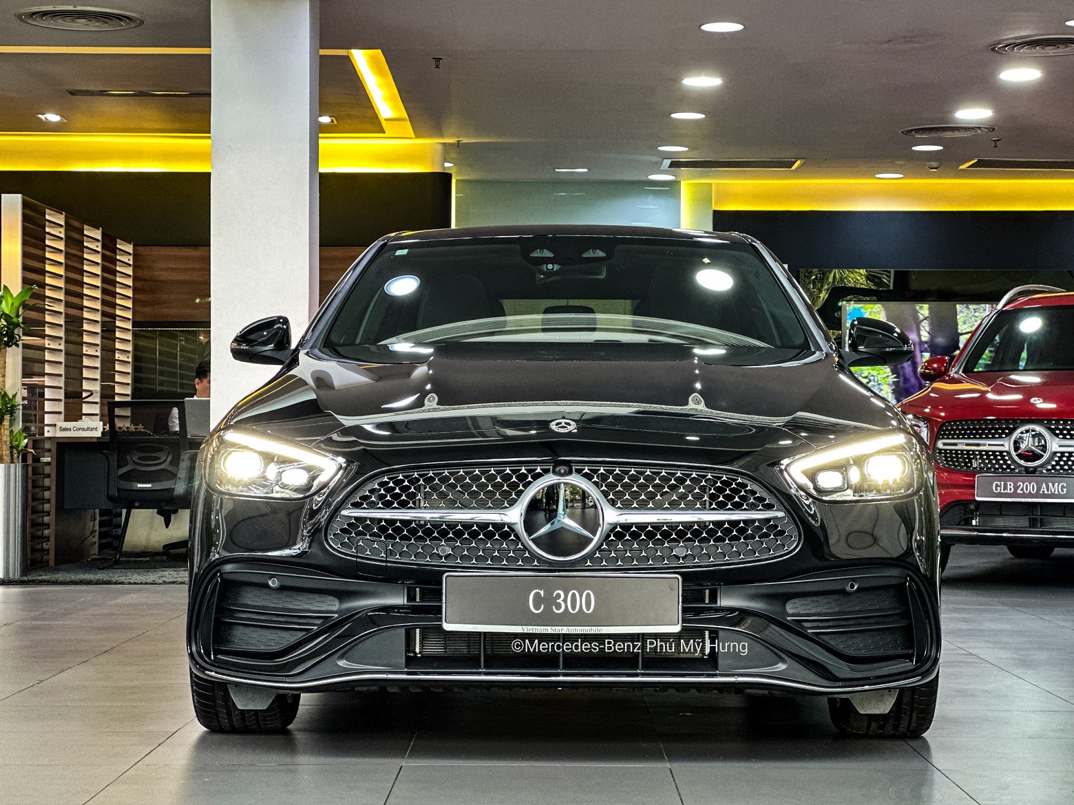 Mercedes-Benz C300 AMG 2023 - Màu Đen | Nâu - Xe Sẵn Giao Ngay Thủ Đức - Quang 0901 078 222