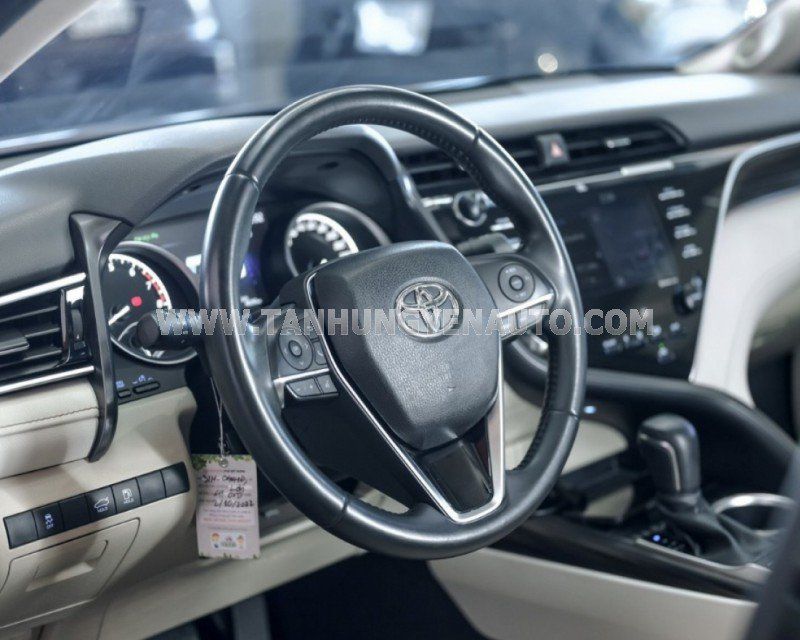 Toyota Camry 2019 - Lăn bánh 4 vạn km