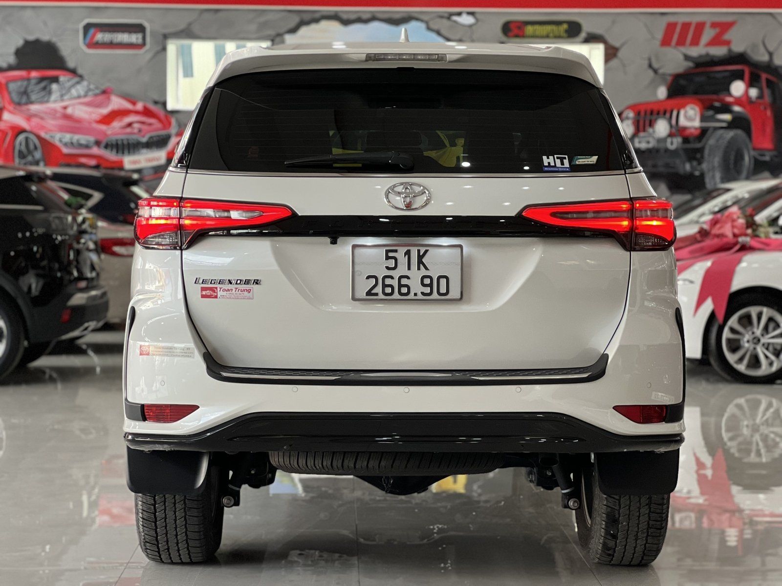 Toyota Fortuner 2022 - Màu trắng