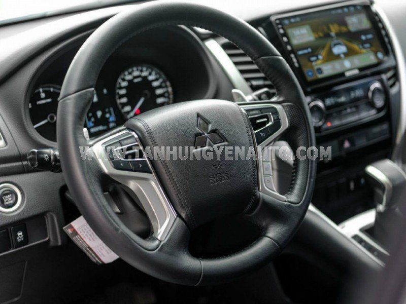 Mitsubishi Pajero Sport 2018 - Màu trắng, xe nhập, 790 triệu