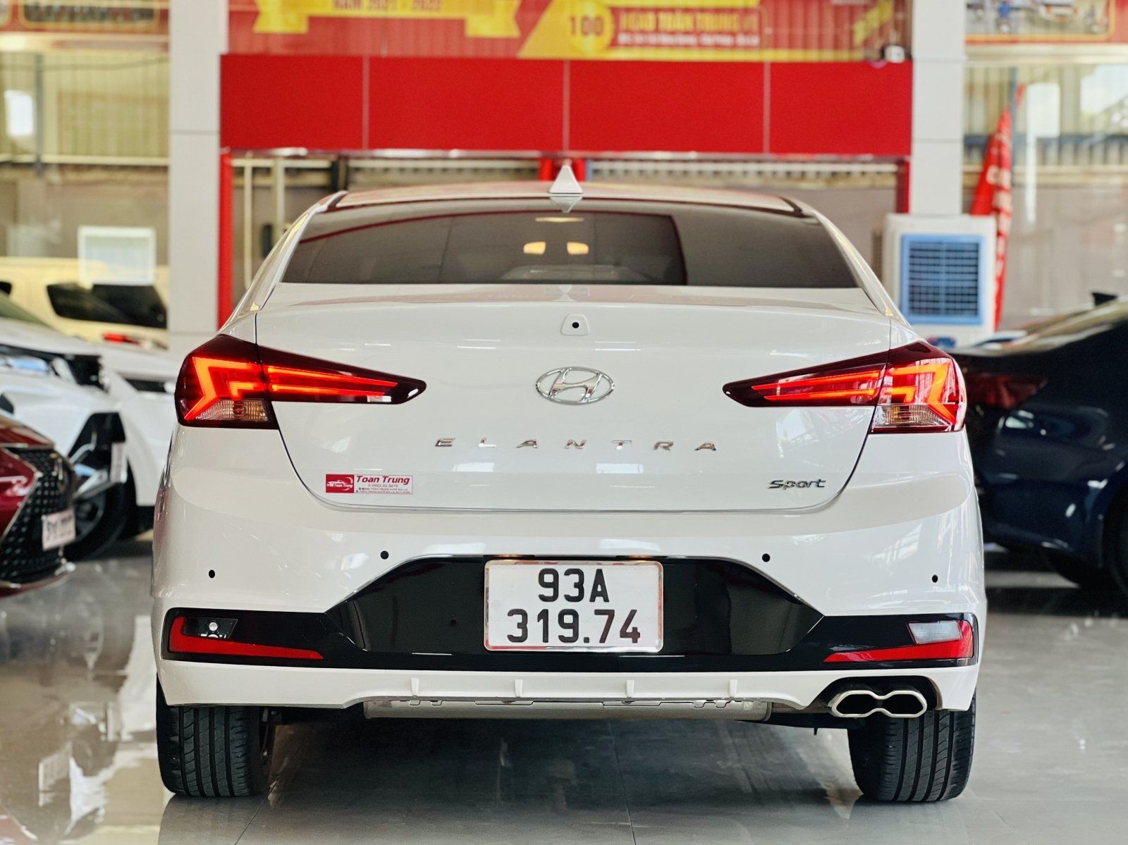 Hyundai Elantra 2022 - Màu trắng, 650tr