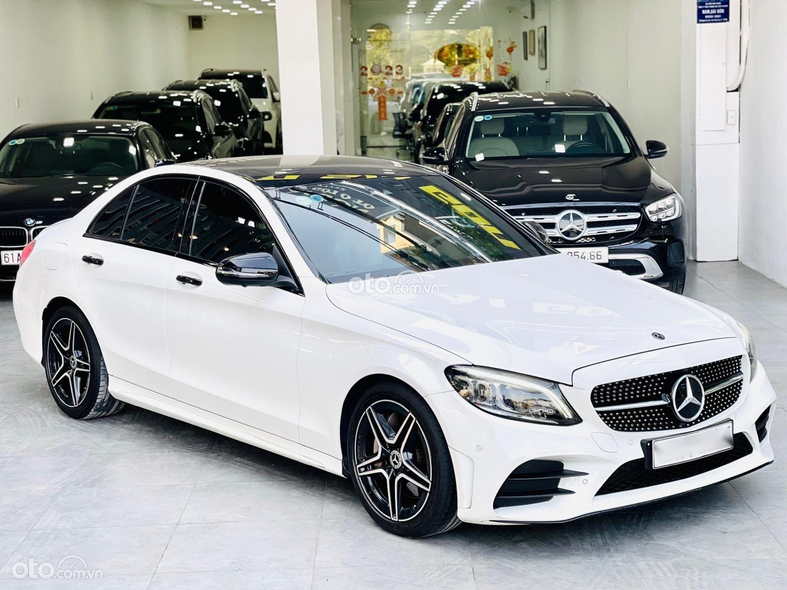 Mercedes-Benz C300 2019 - Xe còn mới giá tốt 1 tỷ 539tr