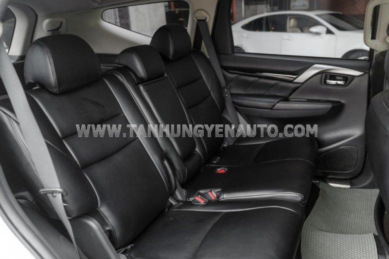 Mitsubishi Pajero Sport 2018 - Màu trắng, xe nhập, 790 triệu