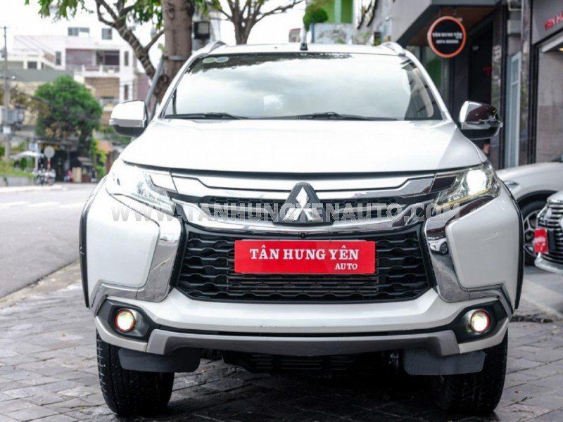 Mitsubishi Pajero Sport 2018 - Màu trắng, xe nhập, 790 triệu