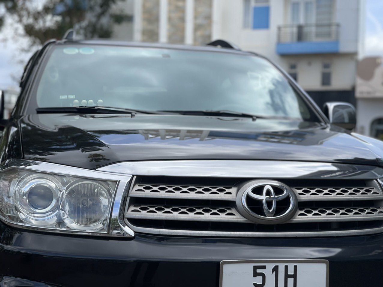 Toyota Fortuner 2011 - Màu đen, giá chỉ 425 triệu