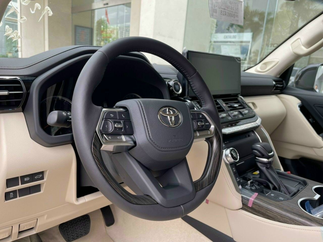 Toyota Land Cruiser 2022 - LC 300 facelift mới được nâng cấp nhiều trang bị