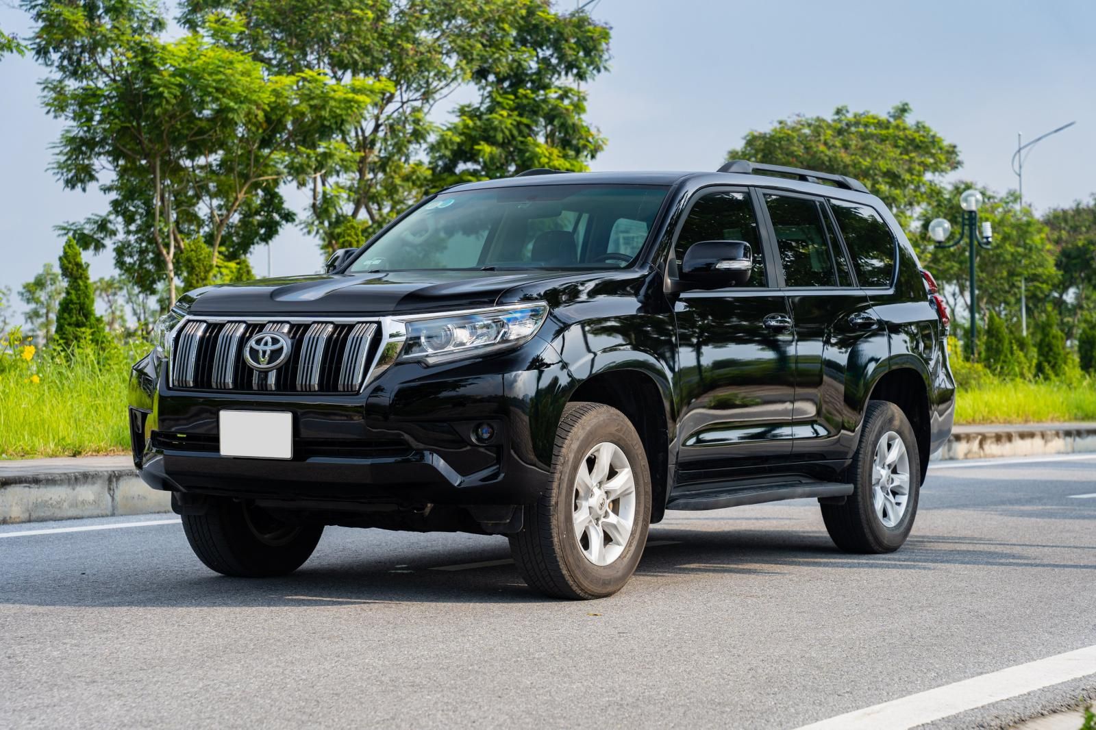 Toyota Land Cruiser Prado 2010 - Xe màu đen, nhập khẩu