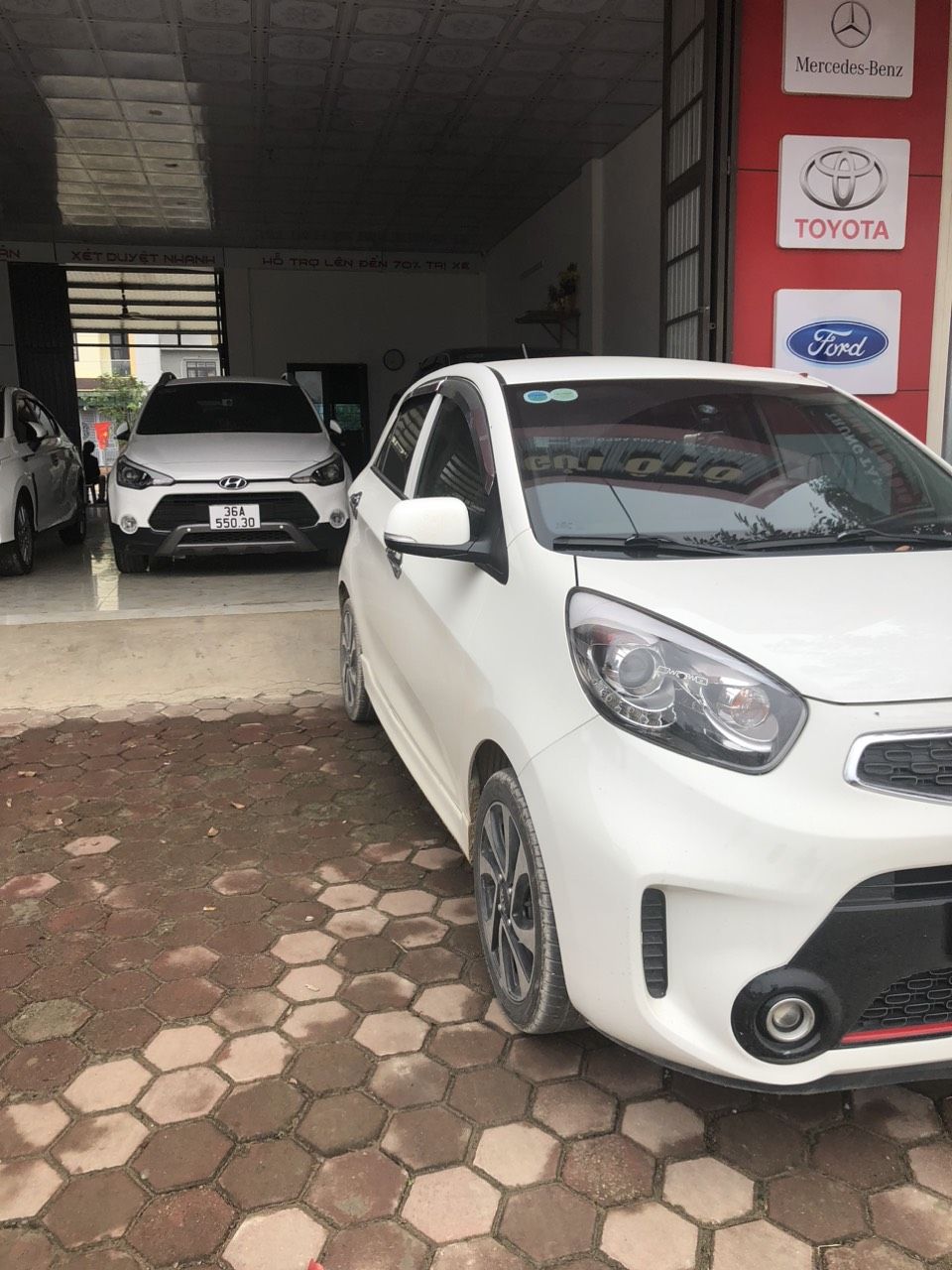 Kia Morning 2016 - Xe màu trắng