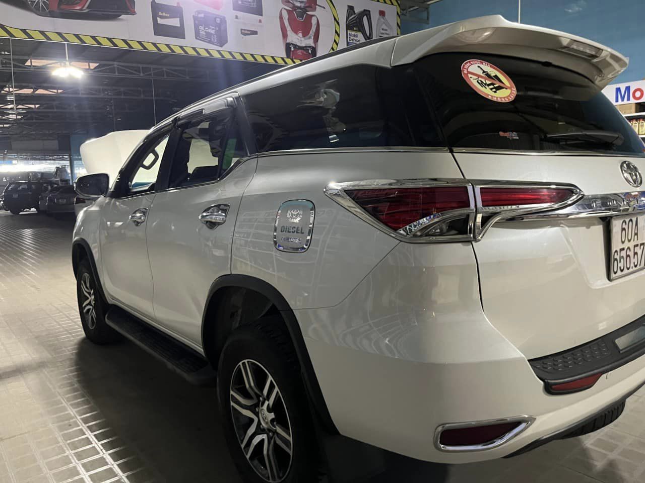 Toyota Fortuner 2019 - Màu trắng số tự động, giá chỉ 920 triệu