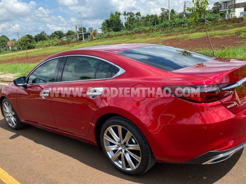 Mazda 6 2022 - Màu đỏ giá cạnh tranh