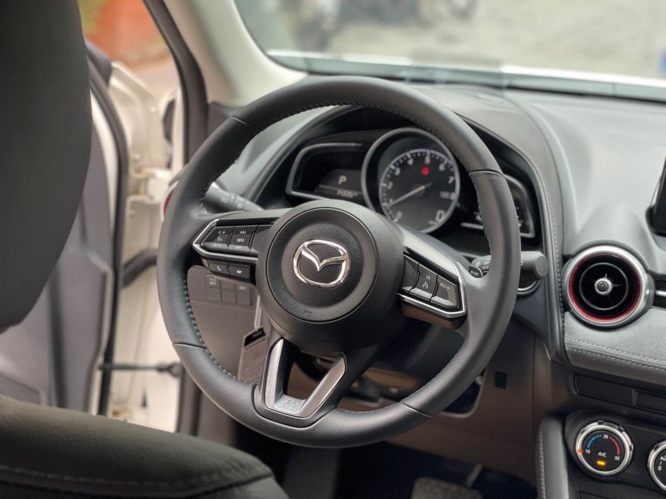 Mazda 2022 - Màu trắng, nhập khẩu nguyên chiếc