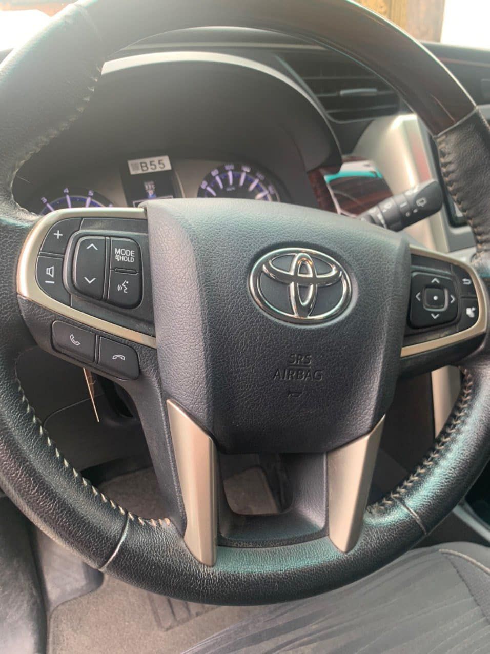 Toyota Innova 2018 - Màu đen, giá chỉ 645 triệu
