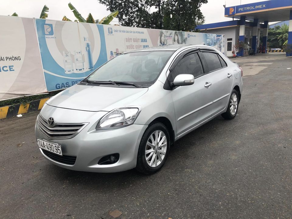 Toyota Vios 2011 - Màu bạc giá cạnh tranh