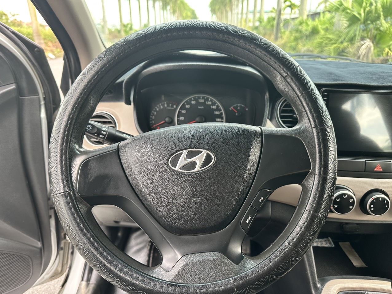 Hyundai Grand i10 2014 - Màu bạc, nhập khẩu nguyên chiếc