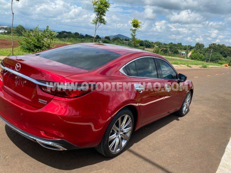 Mazda 6 2022 - Màu đỏ giá cạnh tranh