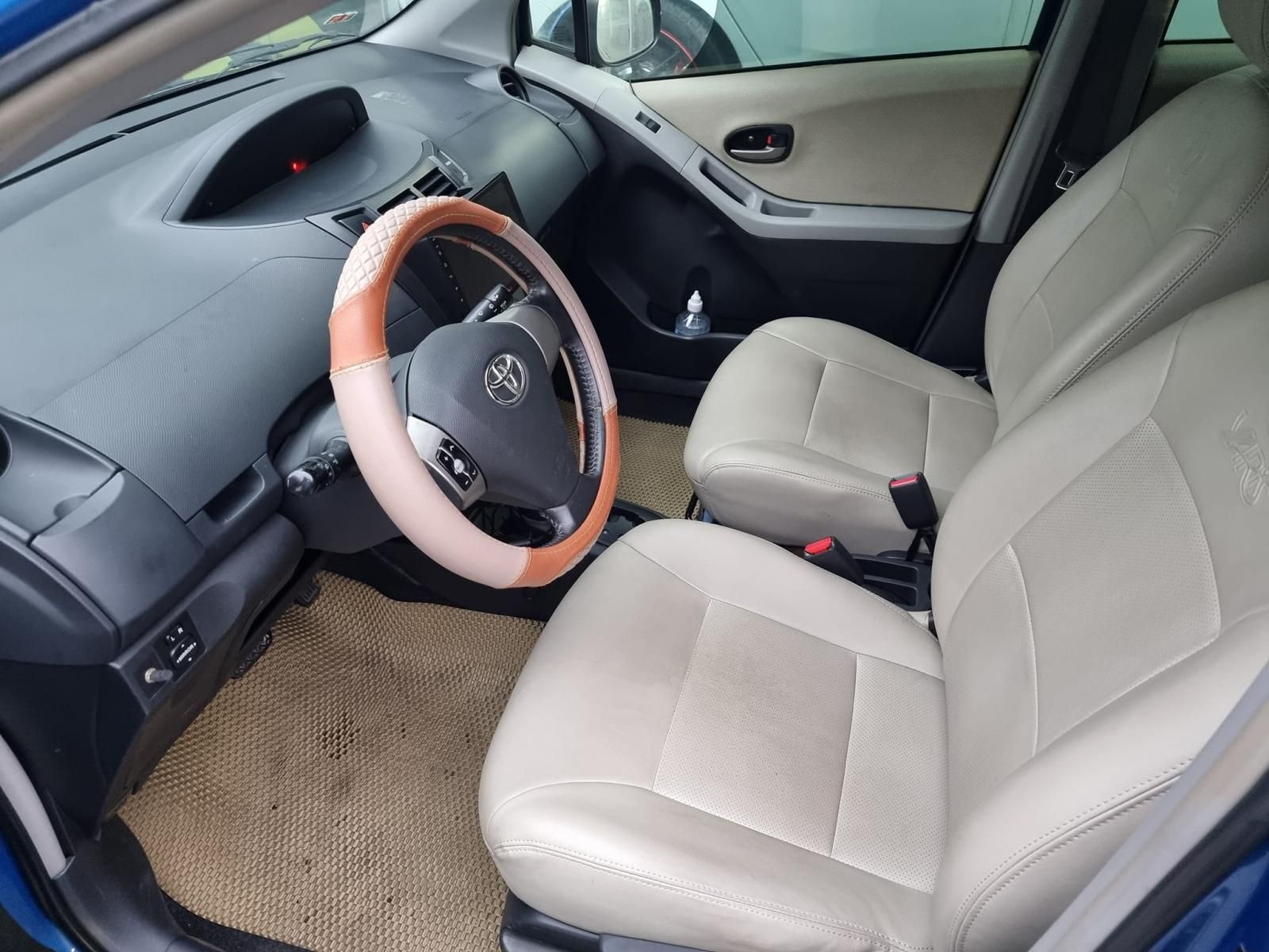 Toyota Yaris 2011 - Màu xanh lam, xe nhập, giá cực tốt