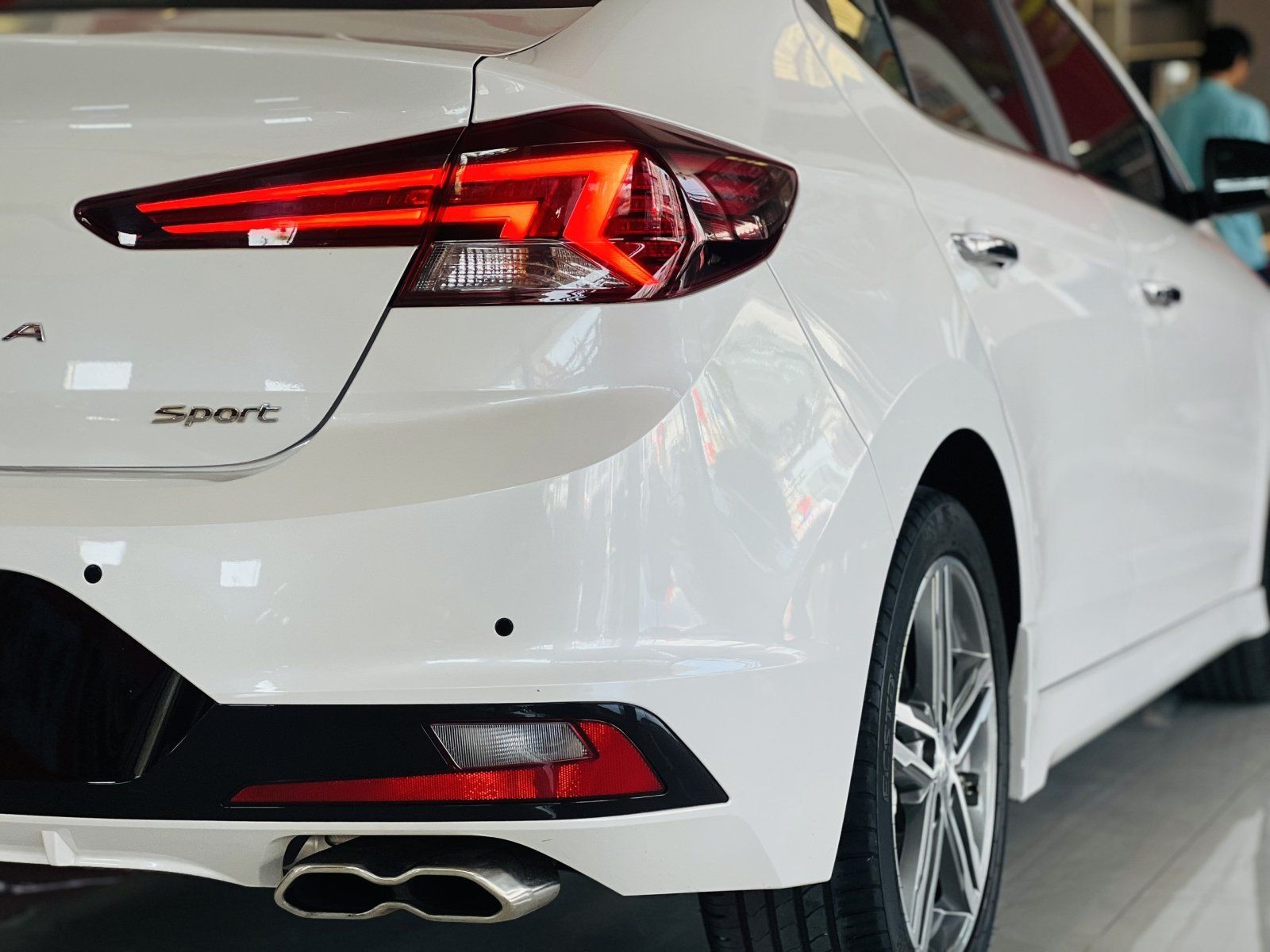 Hyundai Elantra 2022 - Màu trắng, 650tr