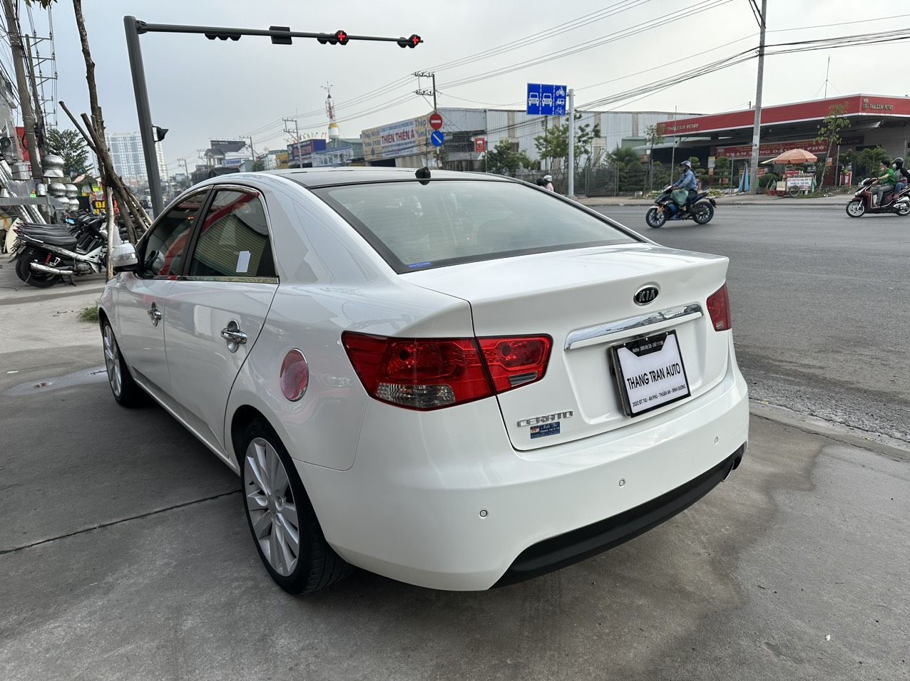 Kia Cerato 2009 - Màu trắng số tự động, 350 triệu