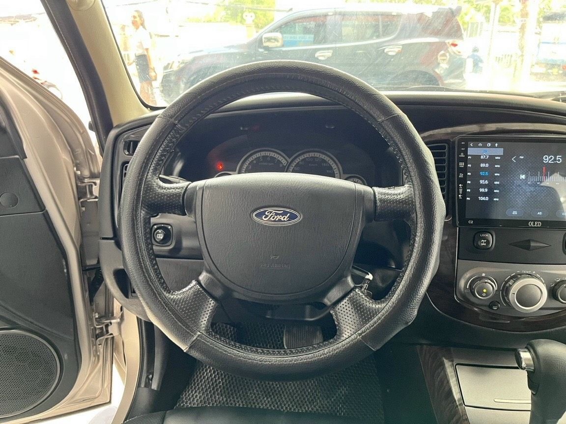 Ford Escape 2009 - Màu bạc, 345 triệu