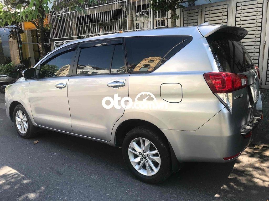 Toyota Innova 2020 - Màu bạc số sàn