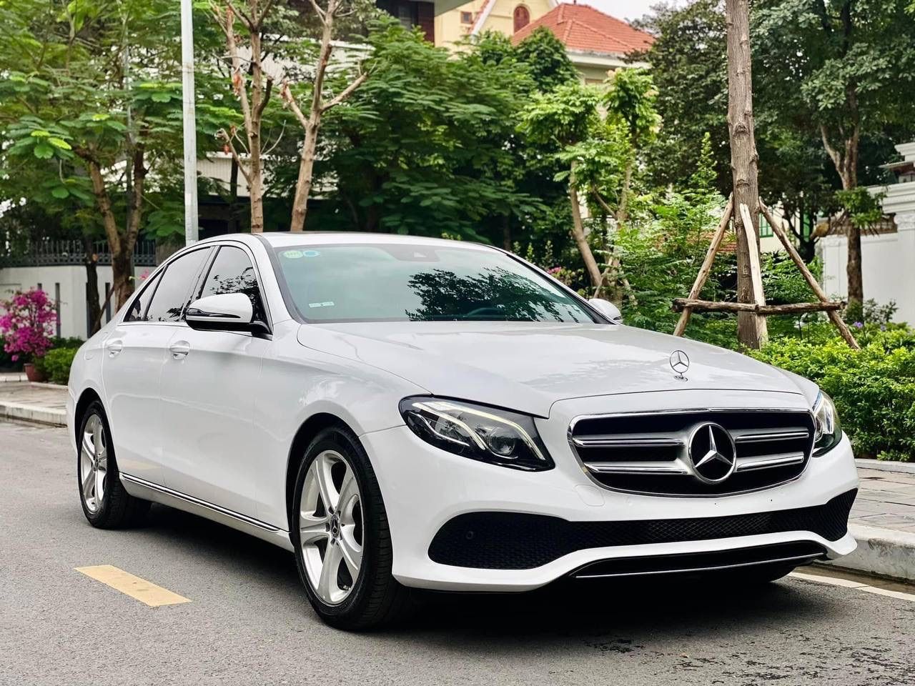 Mercedes-Benz 2017 - Đăng ký lần đầu 2017, mới 95%, giá 1 tỷ 290tr