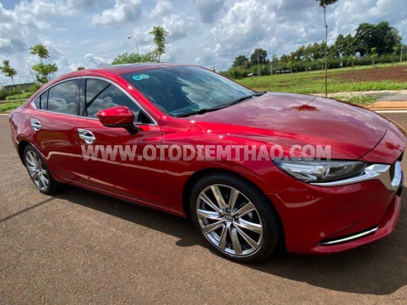 Mazda 6 2022 - Màu đỏ giá cạnh tranh