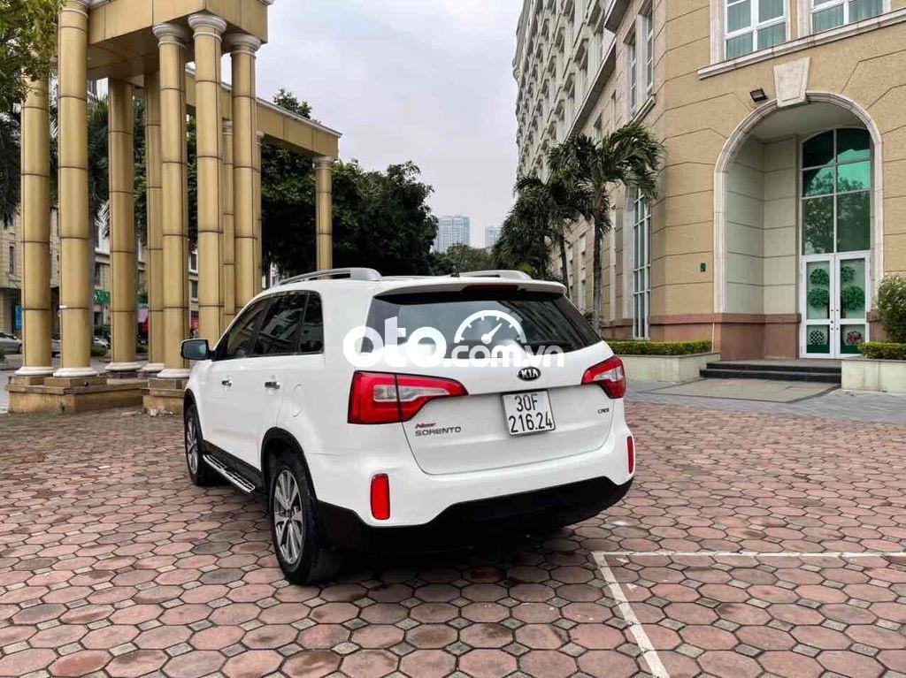 Kia Sorento   2014 màu trắng số sàn máy dầu 2014 - Kia Sorento 2014 màu trắng số sàn máy dầu