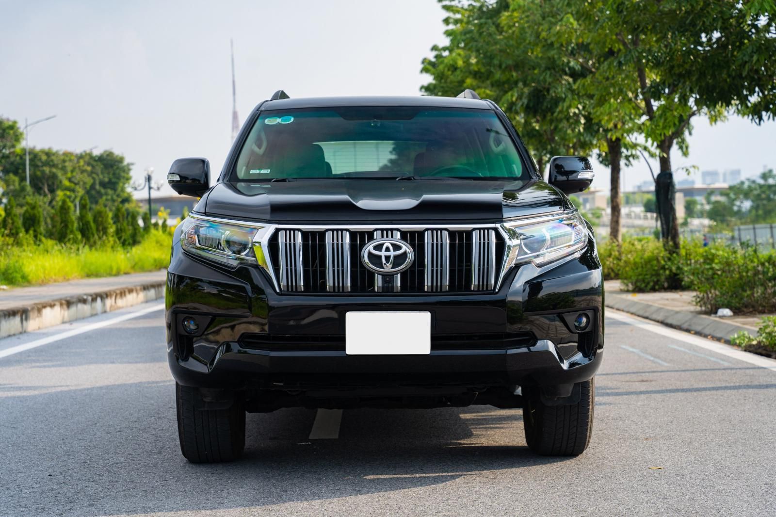 Toyota Land Cruiser Prado 2010 - Xe màu đen, nhập khẩu