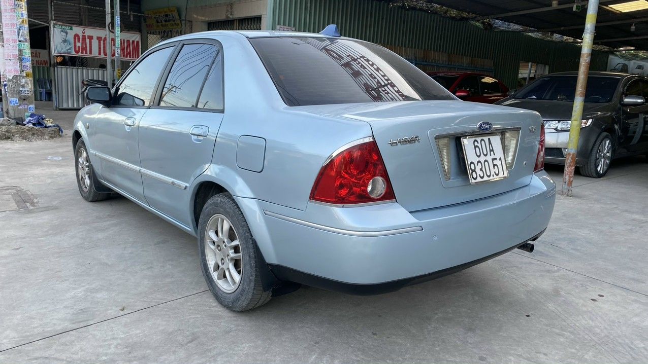 Ford Laser 2004 - Màu bạc, 145 triệu