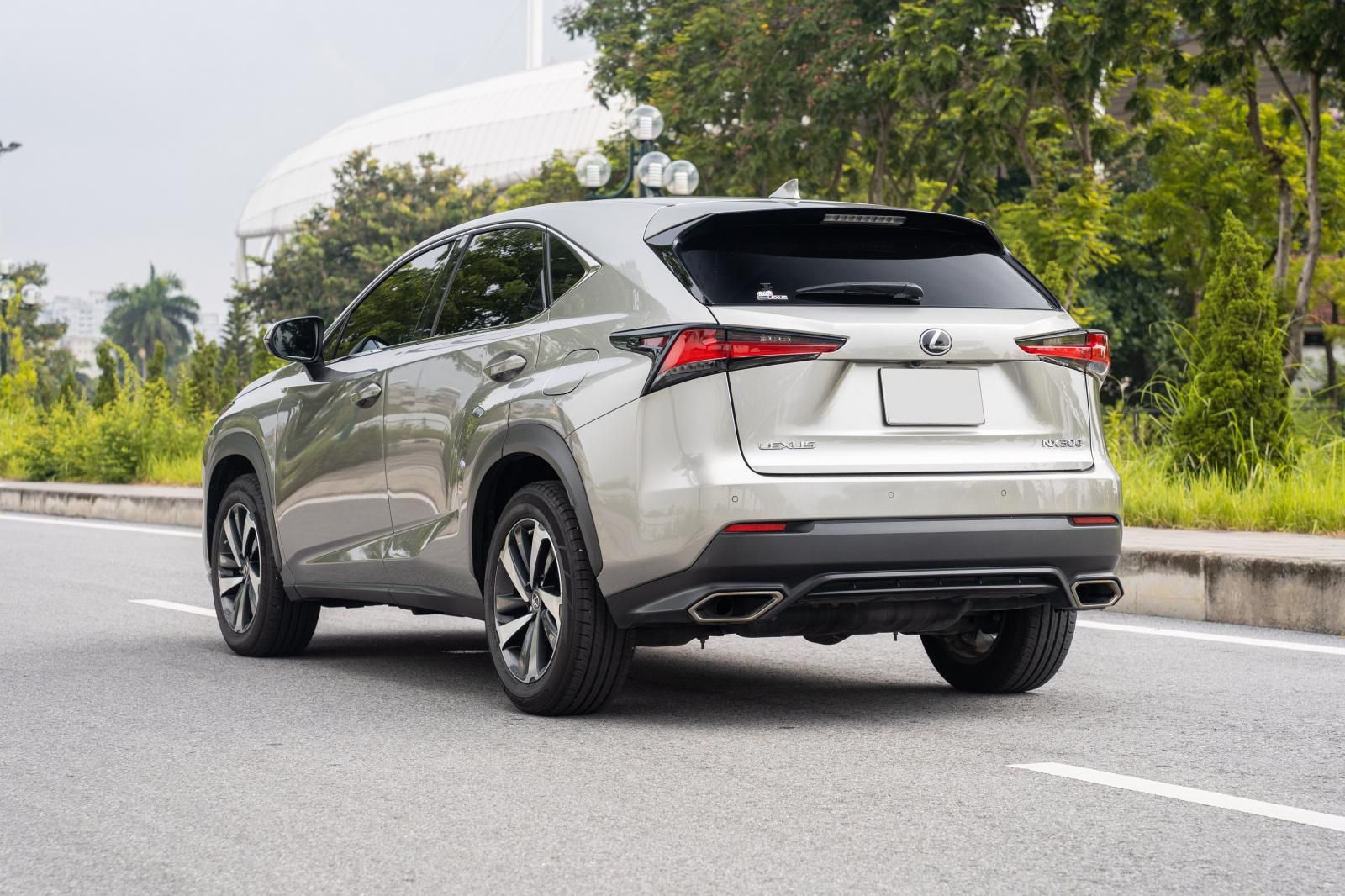 Lexus NX 300 2020 - Cần bán xe odo 1,9 vạn km