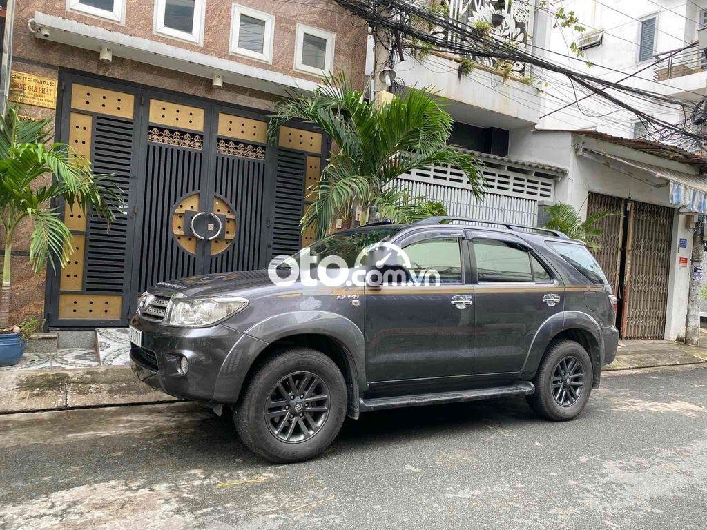 Toyota 4 Runner Cần bán xe fortuner 2012 - Cần bán xe fortuner