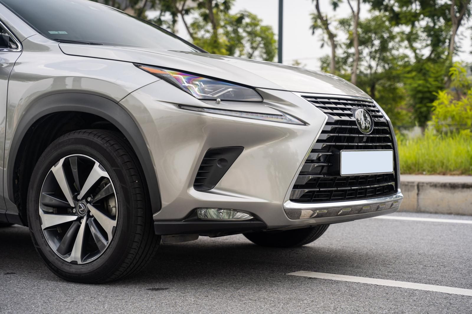 Lexus NX 300 2020 - Cần bán xe odo 1,9 vạn km