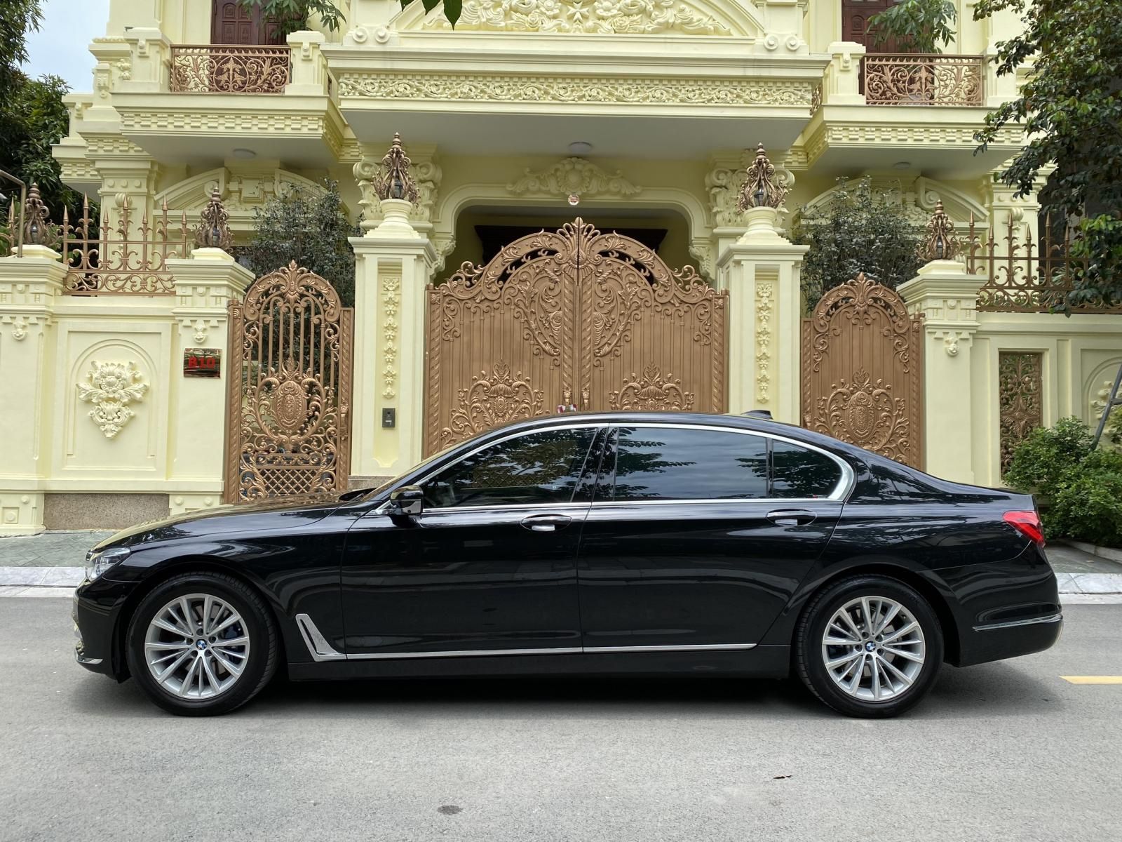 BMW 730Li 2018 - Bán xe màu đen