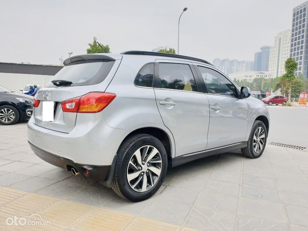 Mitsubishi Outlander Sport 2014 - Xe màu bạc, nhập khẩu