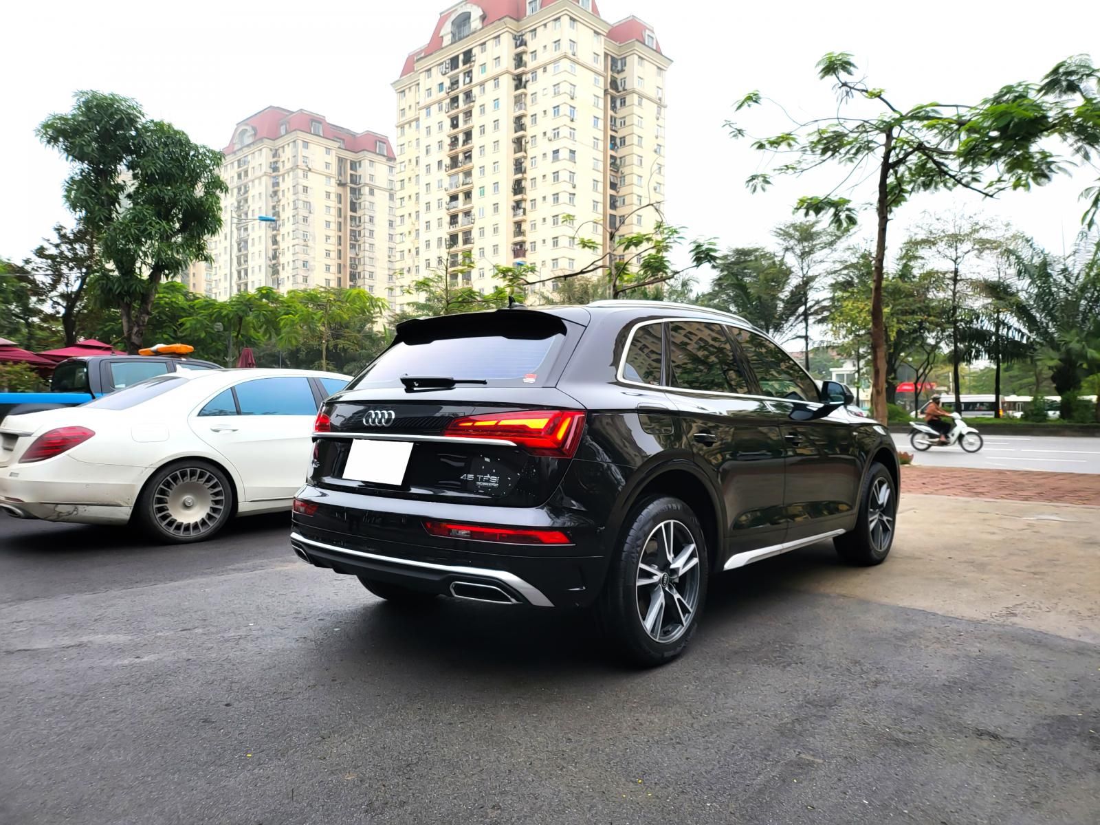 Audi Q5 2021 - Model 2022, màu đen