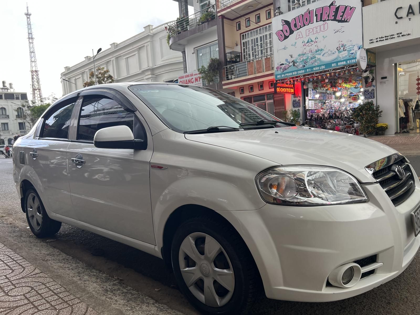 Daewoo Gentra 2009 - 4 lốp mới, đăng kiểm mới