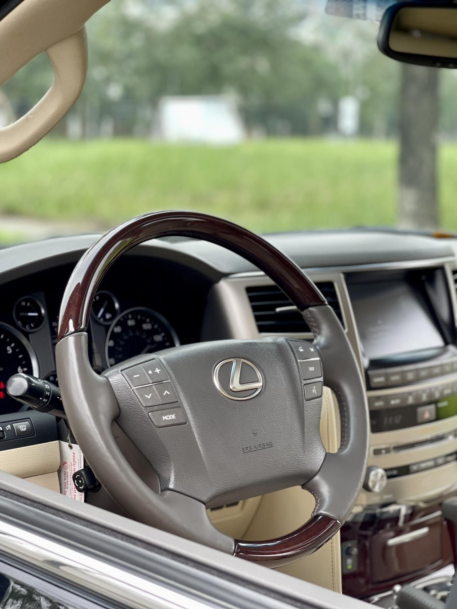 Lexus LX 570 2014 - Mua mới từ đầu, lăn bánh 4,8v miles zin, bản xuất Mỹ