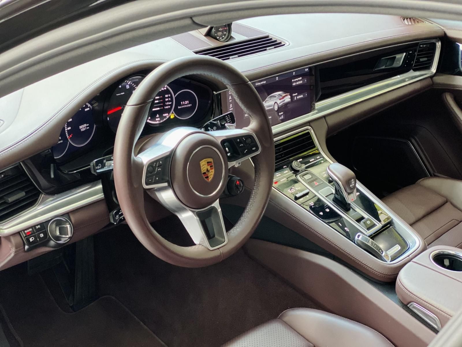 Porsche Panamera 2019 - Màu đen, nội thất nâu