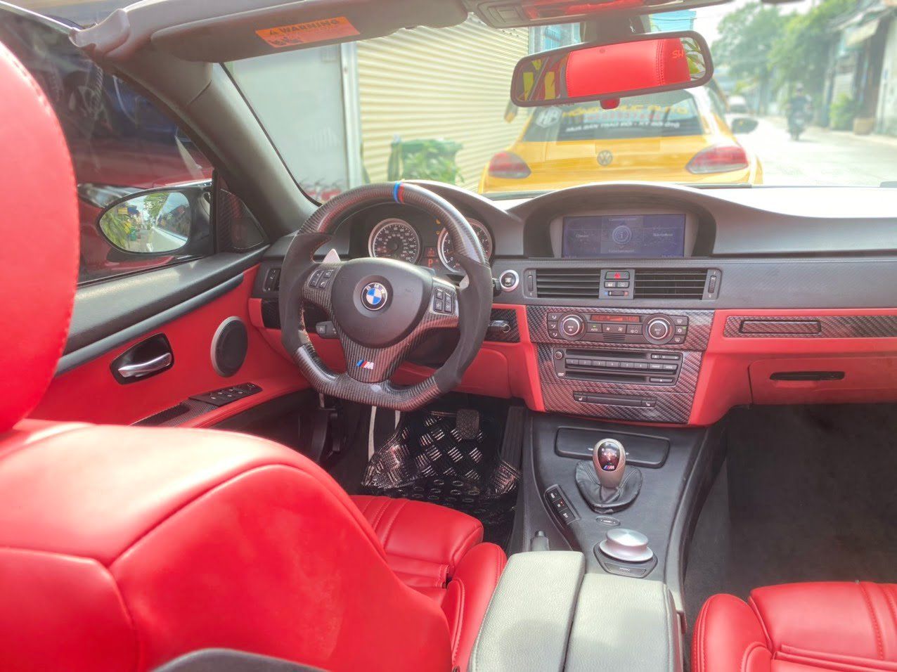 BMW M3 2009 - Màu trắng, nội thất đỏ