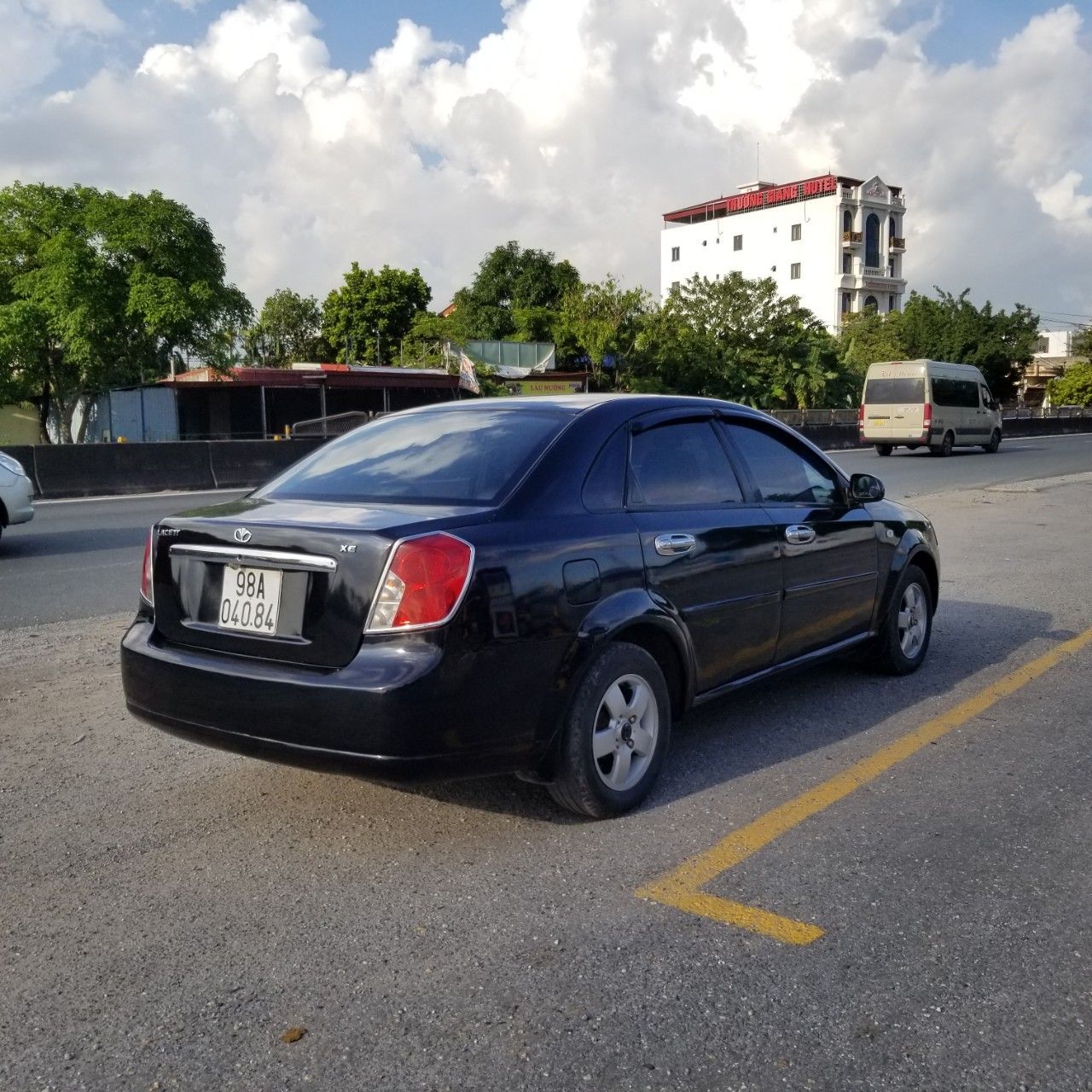 Daewoo Lacetti 2009 - Gầm miễn chê, lốp đẹp