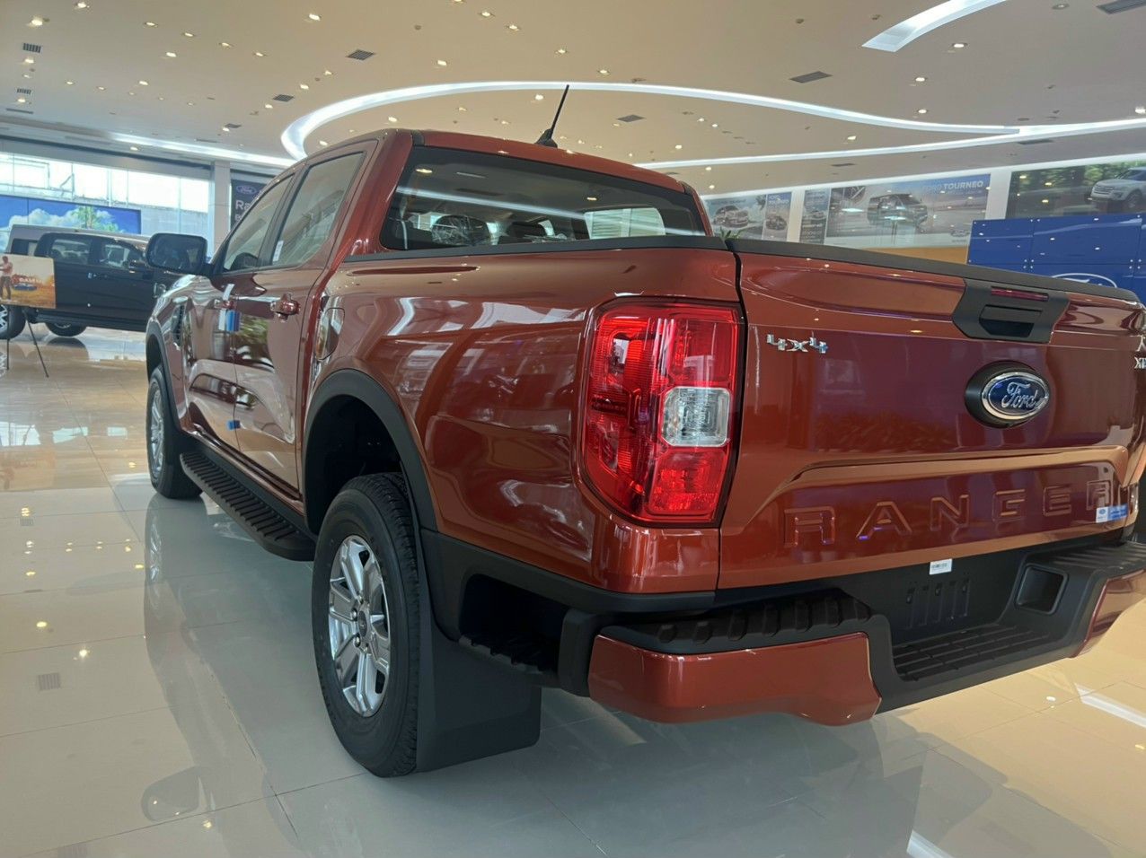 Ford Ranger 2022 - [Xe giao ngay] Ưu đãi siêu khủng, quà tặng siêu khủng - Duy nhất T12/2022. Liên hệ ngay