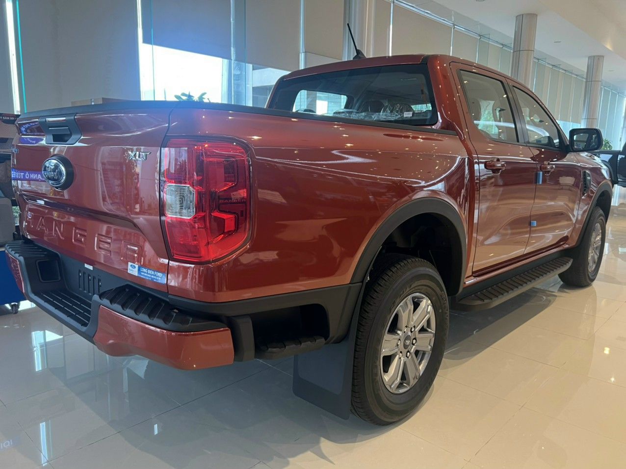 Ford Ranger 2022 - [Xe giao ngay] Ưu đãi siêu khủng, quà tặng siêu khủng - Duy nhất T12/2022. Liên hệ ngay