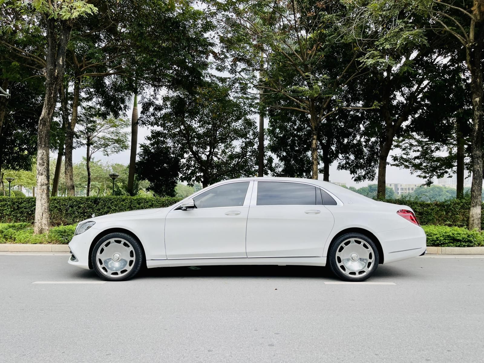 Mercedes-Benz Maybach S450 2017 - Bán xe màu trắng