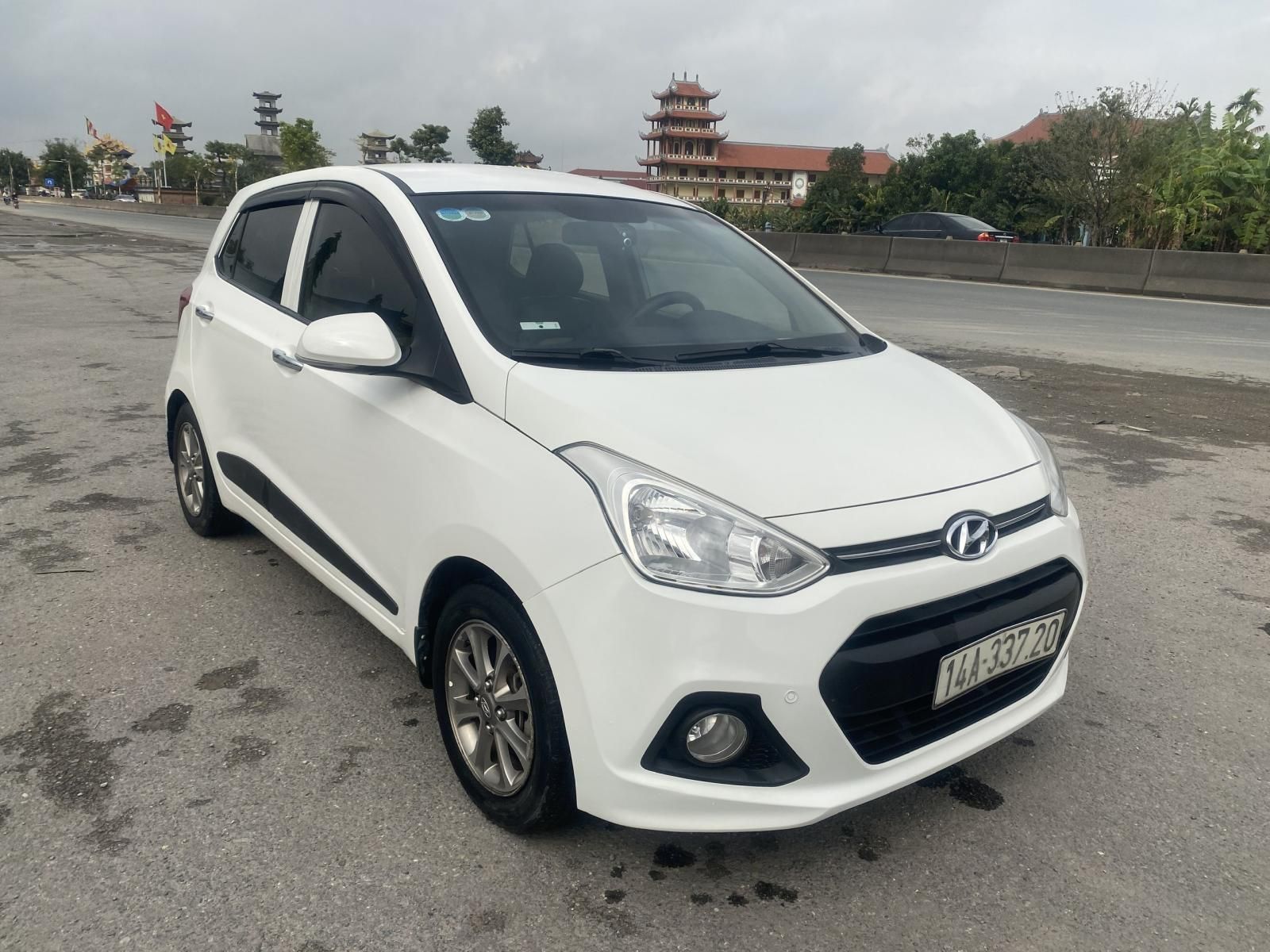 Hyundai Grand i10 2015 - Màu trắng, nhập khẩu, 309tr