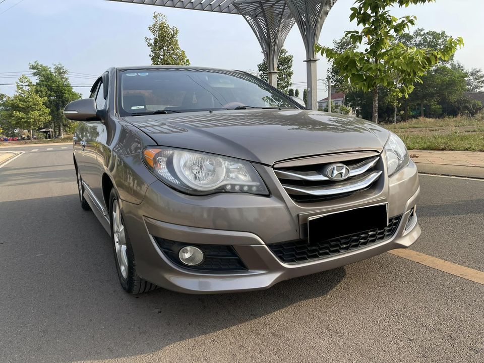 Hyundai Avante 2013 - Xe màu xám